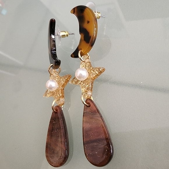 NEW Tortoise Crescent Moon Gold Star Pearl Dangle Earrings - Picture 5 of 8